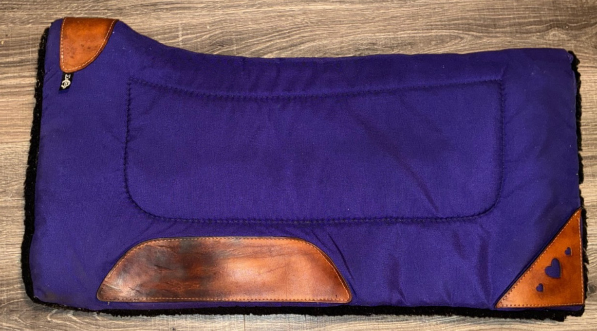 PURPLE TRIPLE E WESTERN FLEECE SADDLE PAD W HEARTS  31'' X 31''