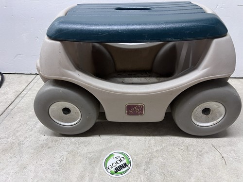 Step 2 Multi Purpose Rolling Garden Hopper Utility Seat Storage Cart Organizer