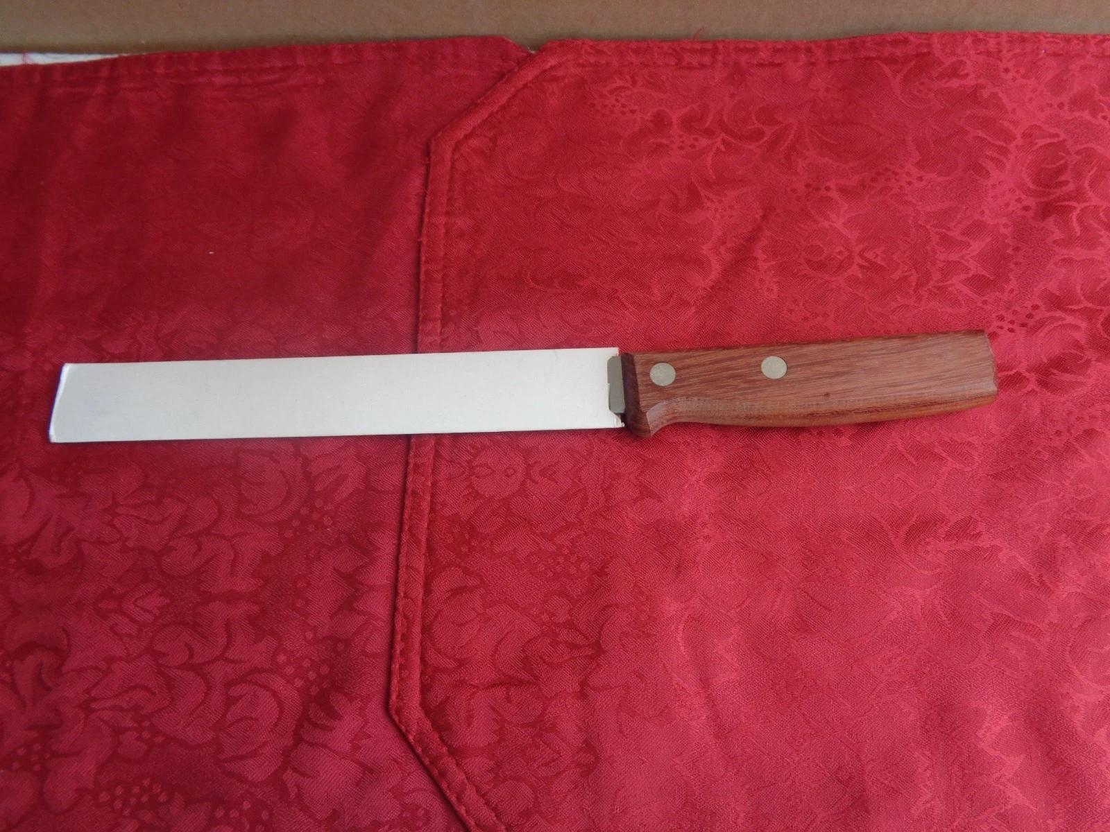 Wear Ever/ Pre Cutco/ Professional 8" Serrated Blade Stainless Carving Knife.