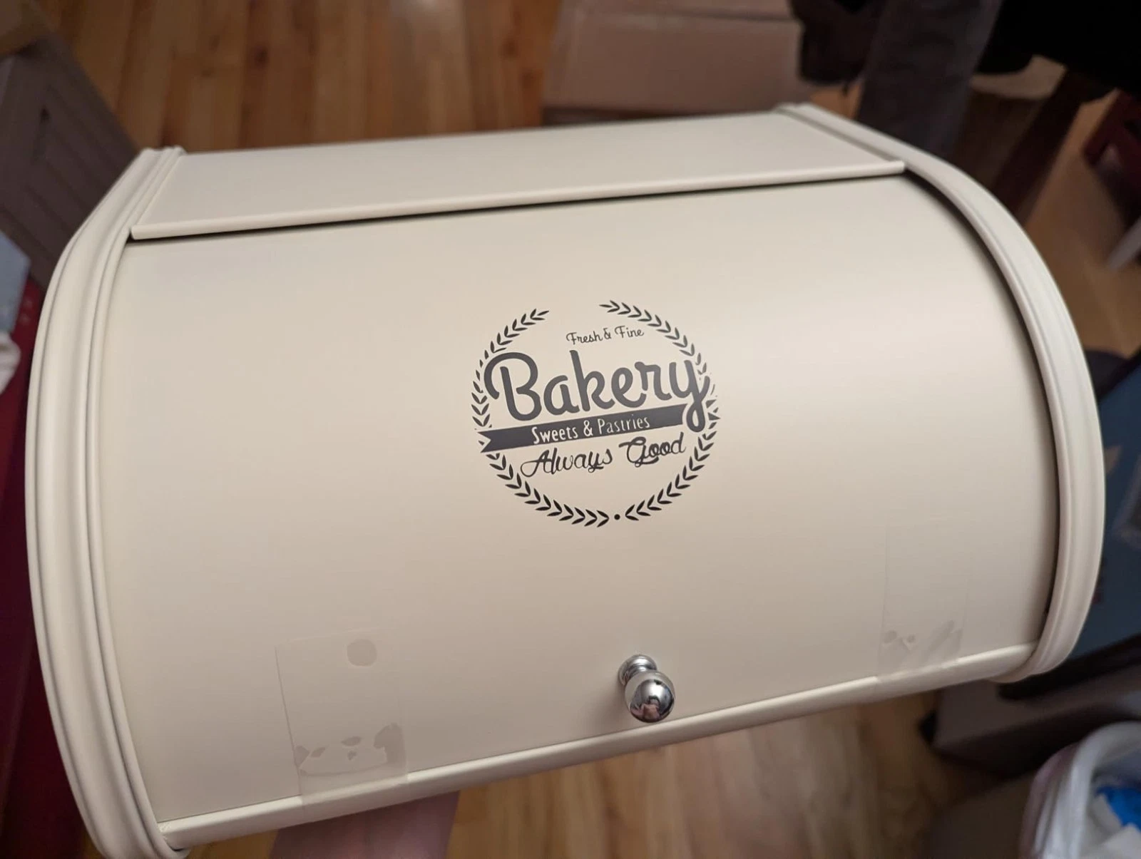 Large Gray Roll Top Bread Box Metal Storage for Kitchen Countertop Organization
Opens in a new windo