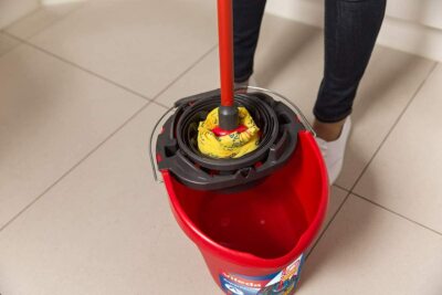 Cubo Y Escurridor Vileda Supermocio - Set Completo Para Fregar El Suelo, Modelo FH122240