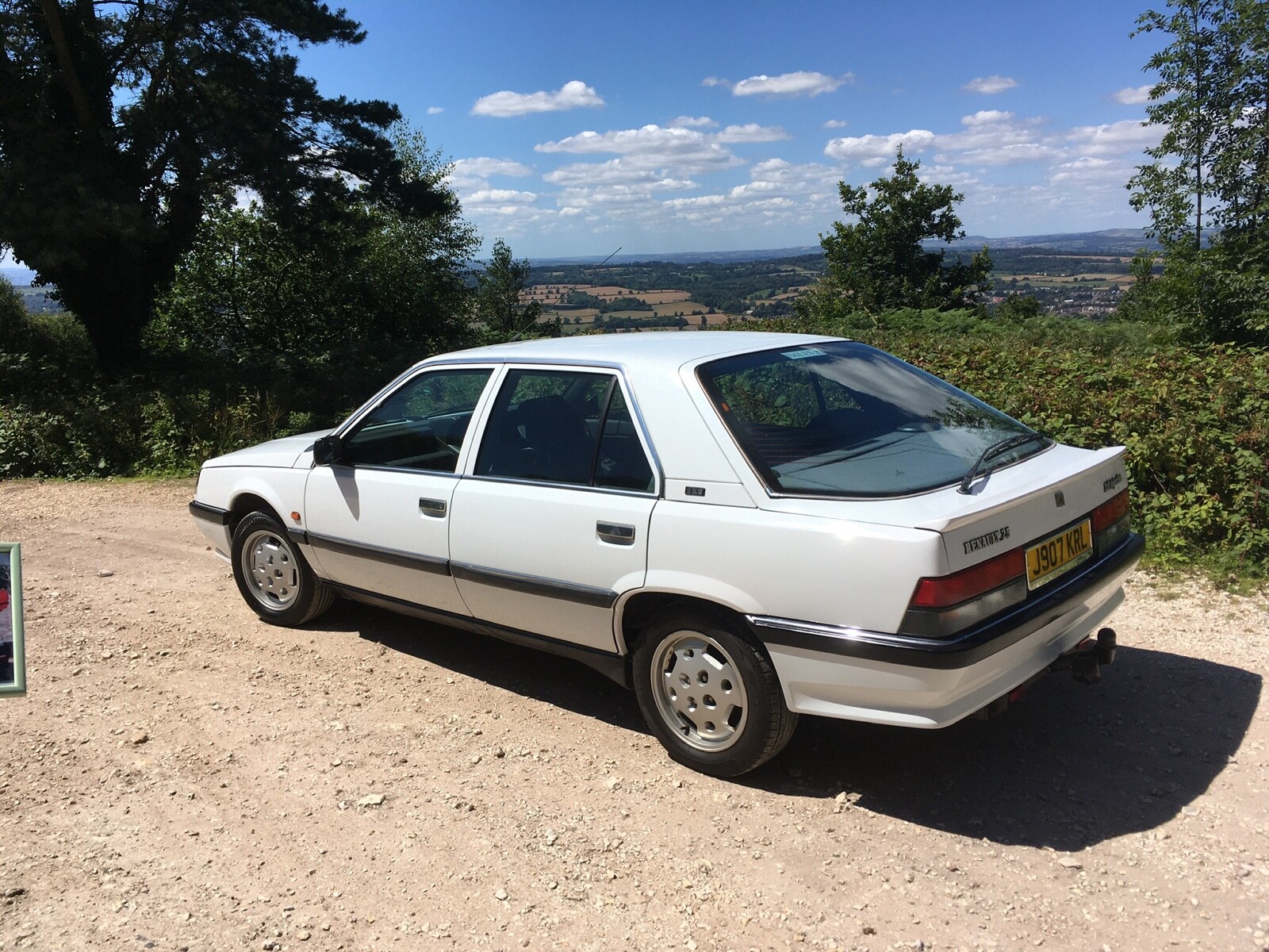Image 01 - Stunning Classic Renault 25TXE