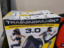 Training Mask 3.0 Face Mask, Medium WITH CASE- Black
