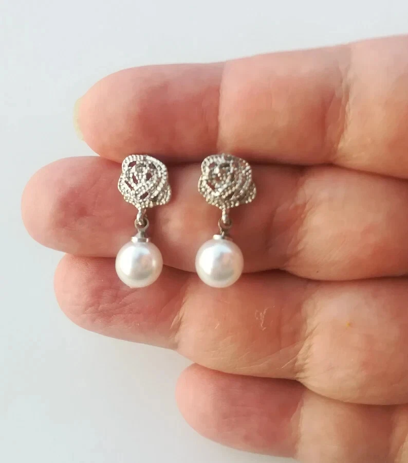 ORECCHINI GOCCIA PERLA BIANCA CON ROSA D'ARGENTO, ORECCHINI DA SPOSA CON ZIRCONI - Immagine 2 di 4