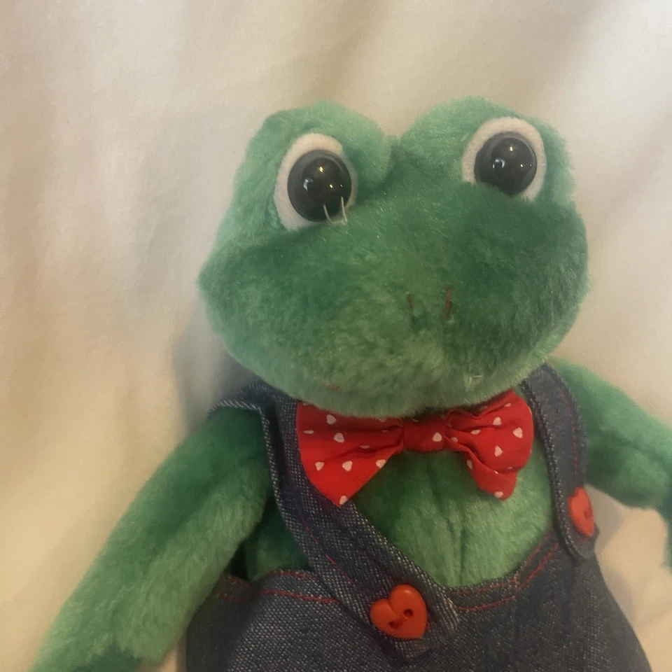 Vintage Ganz Frog Plush Freggie Polywog Extremely Rare 1996 Valentines Hearts - image 3 of 4