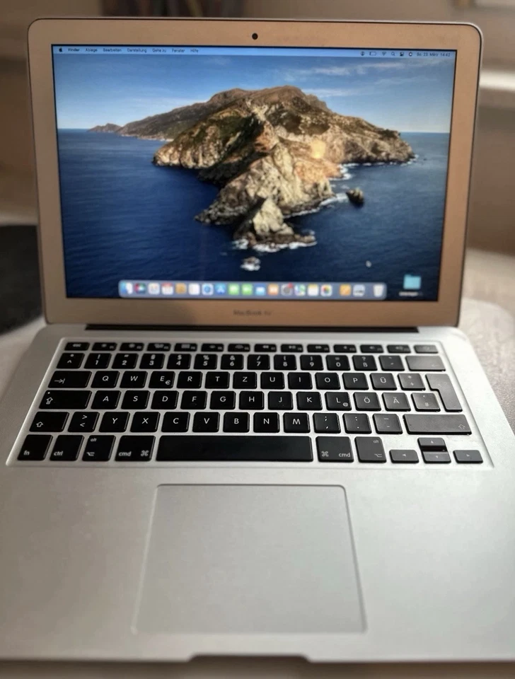 Apple MacBook Air 13" 2015 · i5 · 8GB · 120GB, Foto 2 von 5