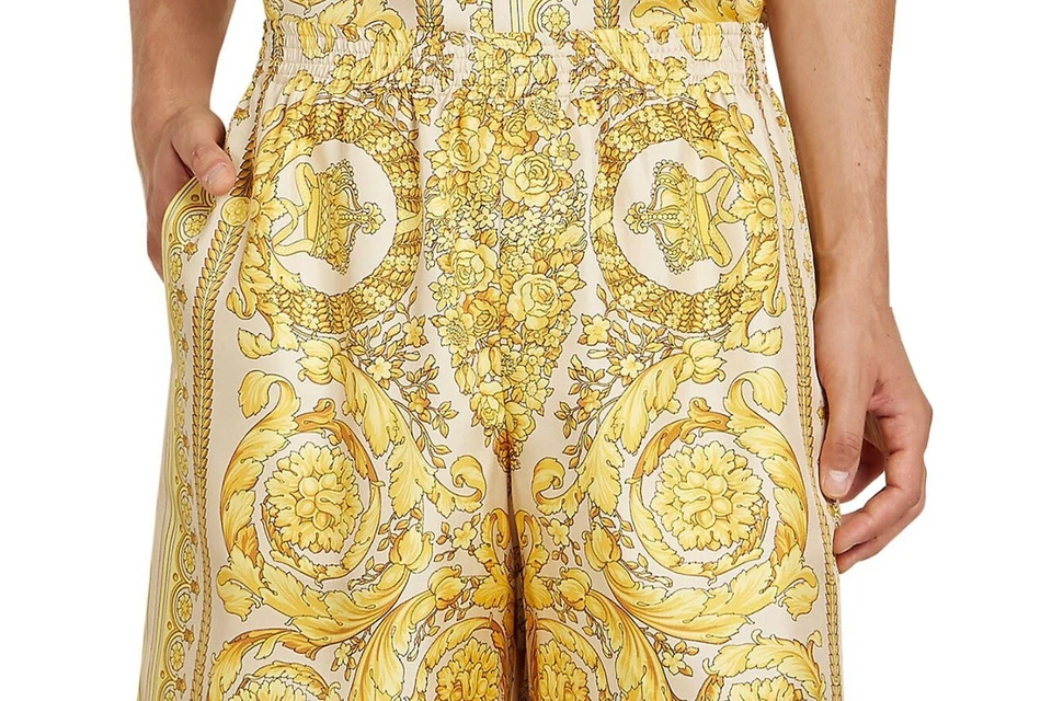 Shorts Versace Borocco estampa champanhe 100% seda tamanho 50(34), 54(38) novo com etiquetas US$ 1.295 - Imagem 2 de 4