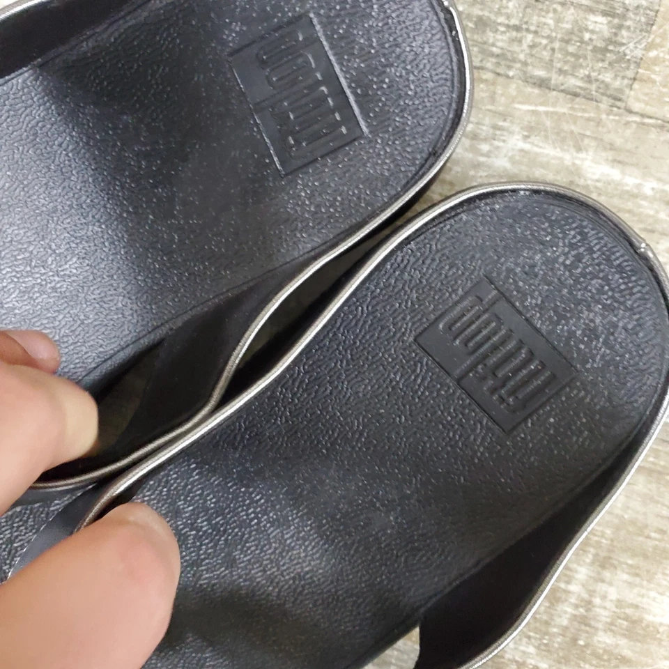 FitFlop 女式光环珠圆金属鞋头柱凉鞋女式 10 码 — 第 4/4 张图片