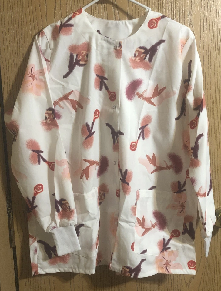 MEDICAL APPAREL BY EWC LARGE ROSE DESIGN SCRUB TOP NEW - Image 2 of 4
