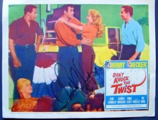 CHUBBY CHECKER (DON,T KNOCK THE TWIST) HAND SIGN AUTOGRAPH ON 1962 LOBBY CARD