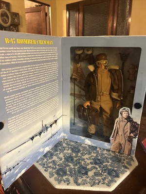 Vintage 1997 GI Joe Classic Collection B-17 Bomber Crewman 12'' Figure NEW 