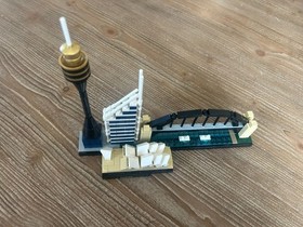 LEGO ARCHITECTURE: Sydney (21032) With Instructions!
