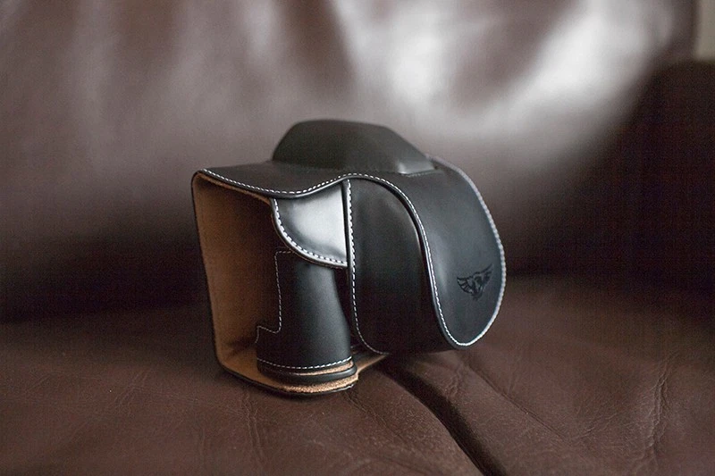 Bolsa completa de couro genuíno feita à mão para câmera Olympus STYLUS 1 preta - Imagem 2 de 4