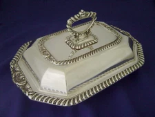 VINTAGE HEAVY 3Pc SILVERPLATE on COPPER COVERED ENTREE DISH B.P Sheffield Reprod