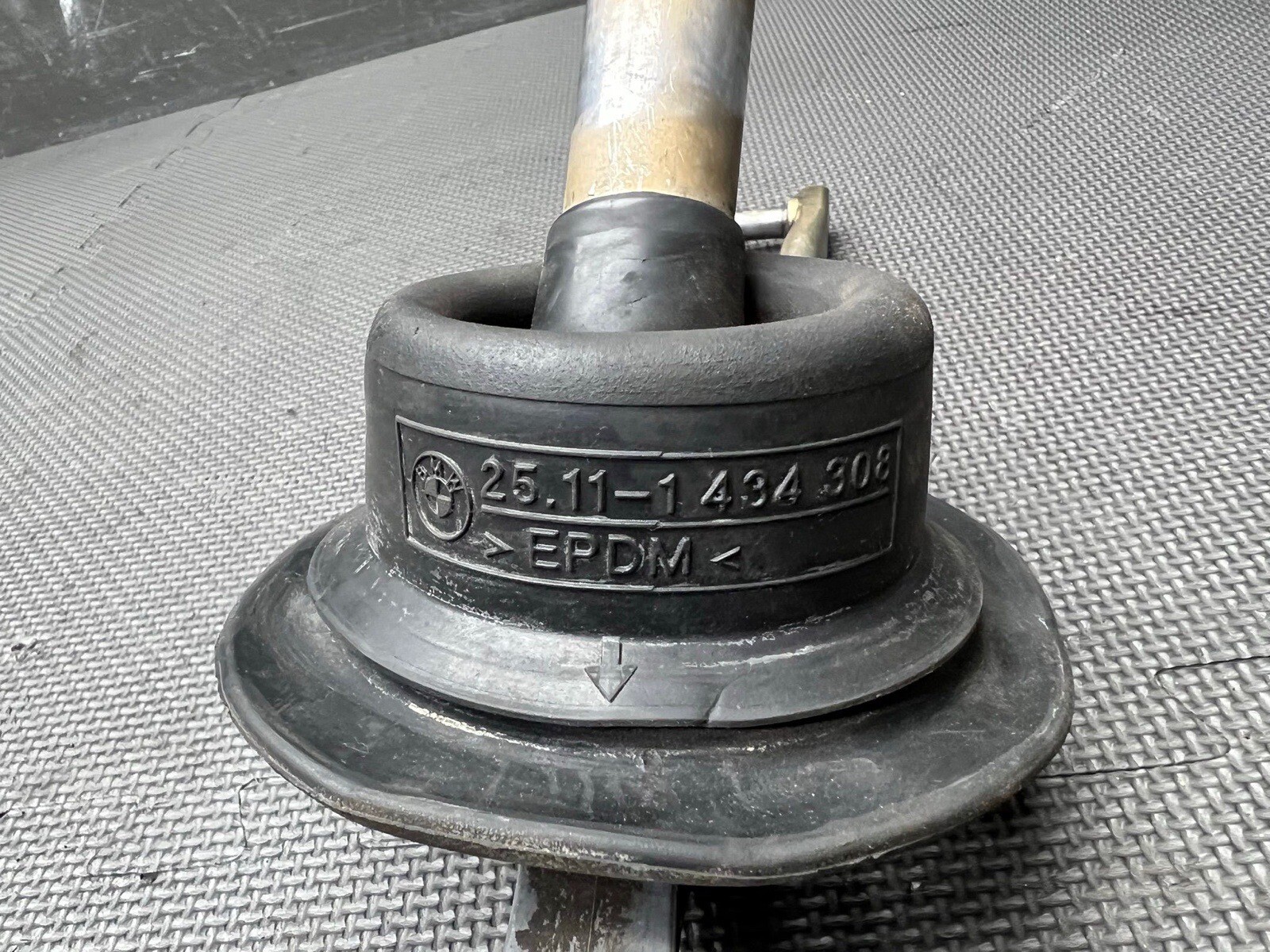 Manual Transmission Shifter Linkage Mechanism Shifting Gear Arm BMW E46