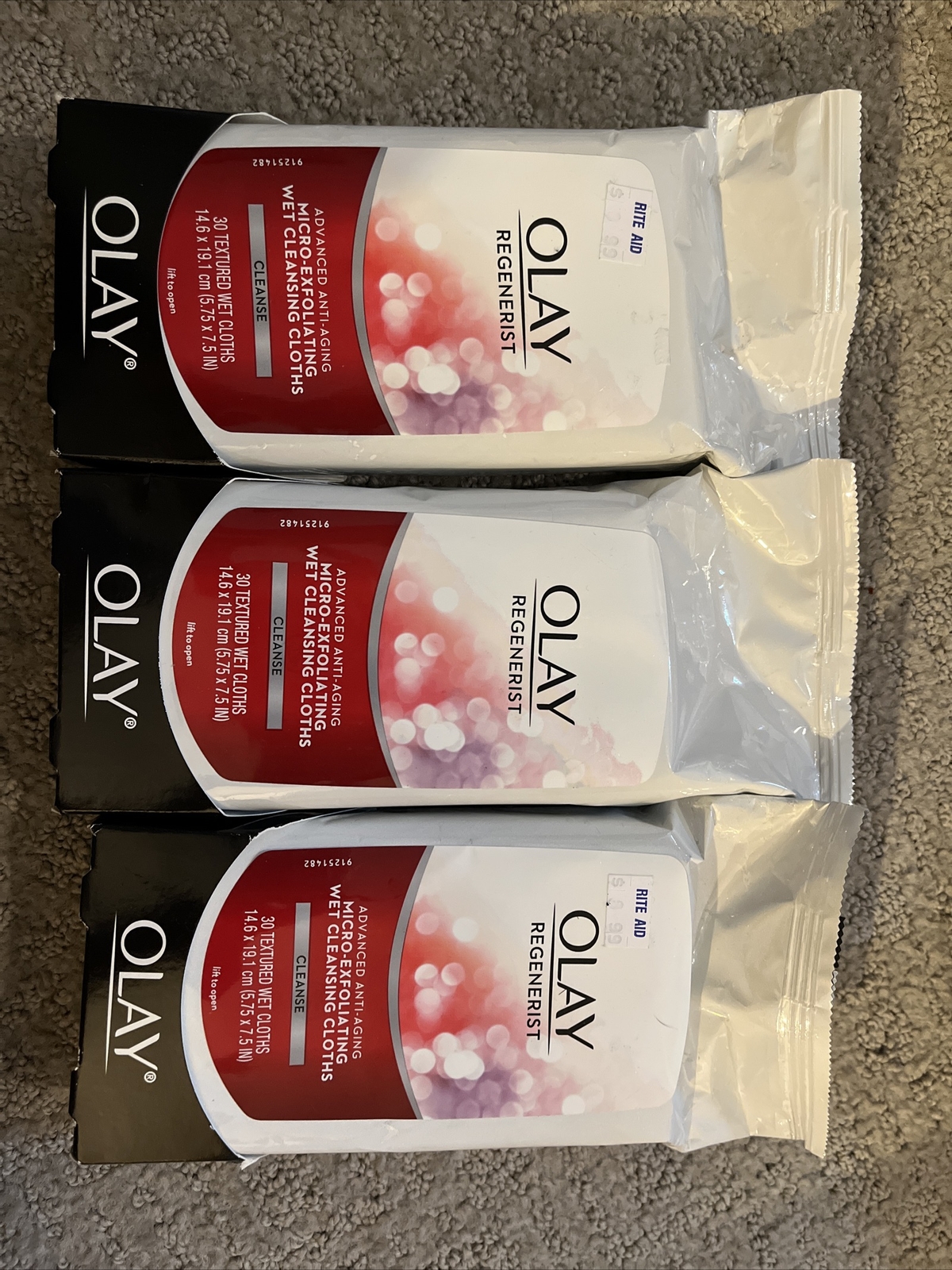 Olay Regenerist Microexfoliating Wet Cleansing Cloths 90 wipes 3