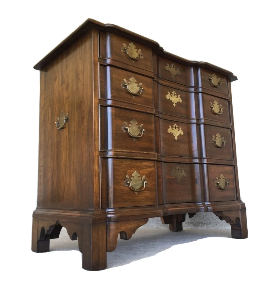 Cofre delantero bloque cerezo estilo Chippendale casa tradicional de Pennsylvania Foto 2 de 4