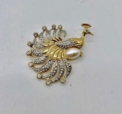 Vintage Peacock Bird Rhinestone Big Tail Paradise Gold Tone Brooch Pin