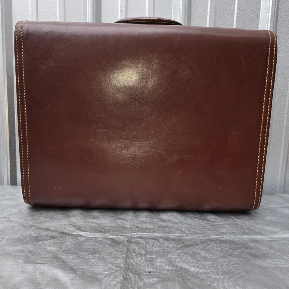 Vintage Hartmann Knocabout Leather Suitcase With Keys 19"x14"x7" - Image 3 of 4