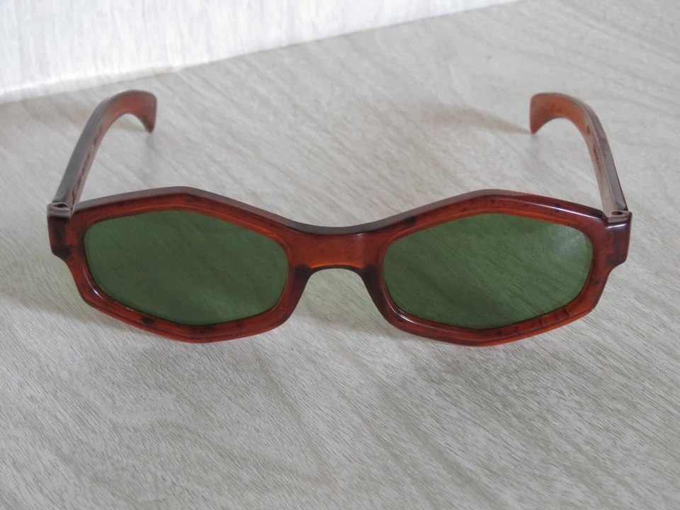 Gafas de sol de colección Polaroid Cool Ray 107 Coquette Remolino Tortuga años 70 Mod lentes verdes Foto 2 de 4