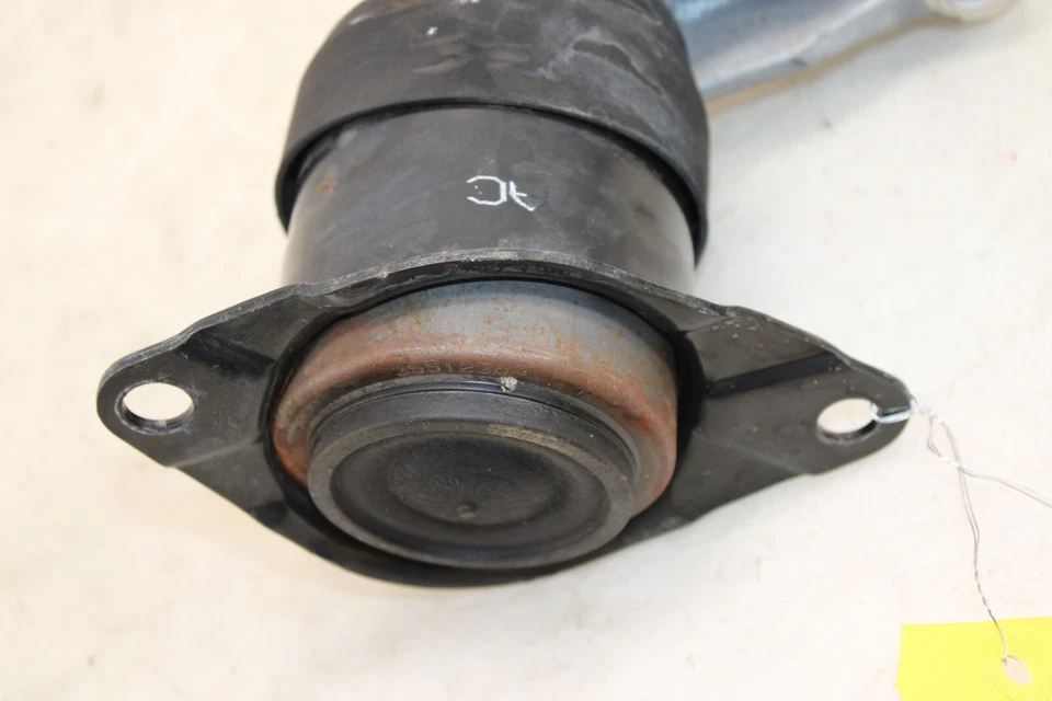 2012-2014 Acura TL 3.7l M/T Right Engine Mount W/ Bracket OEM HT71 - Image 2 of 4