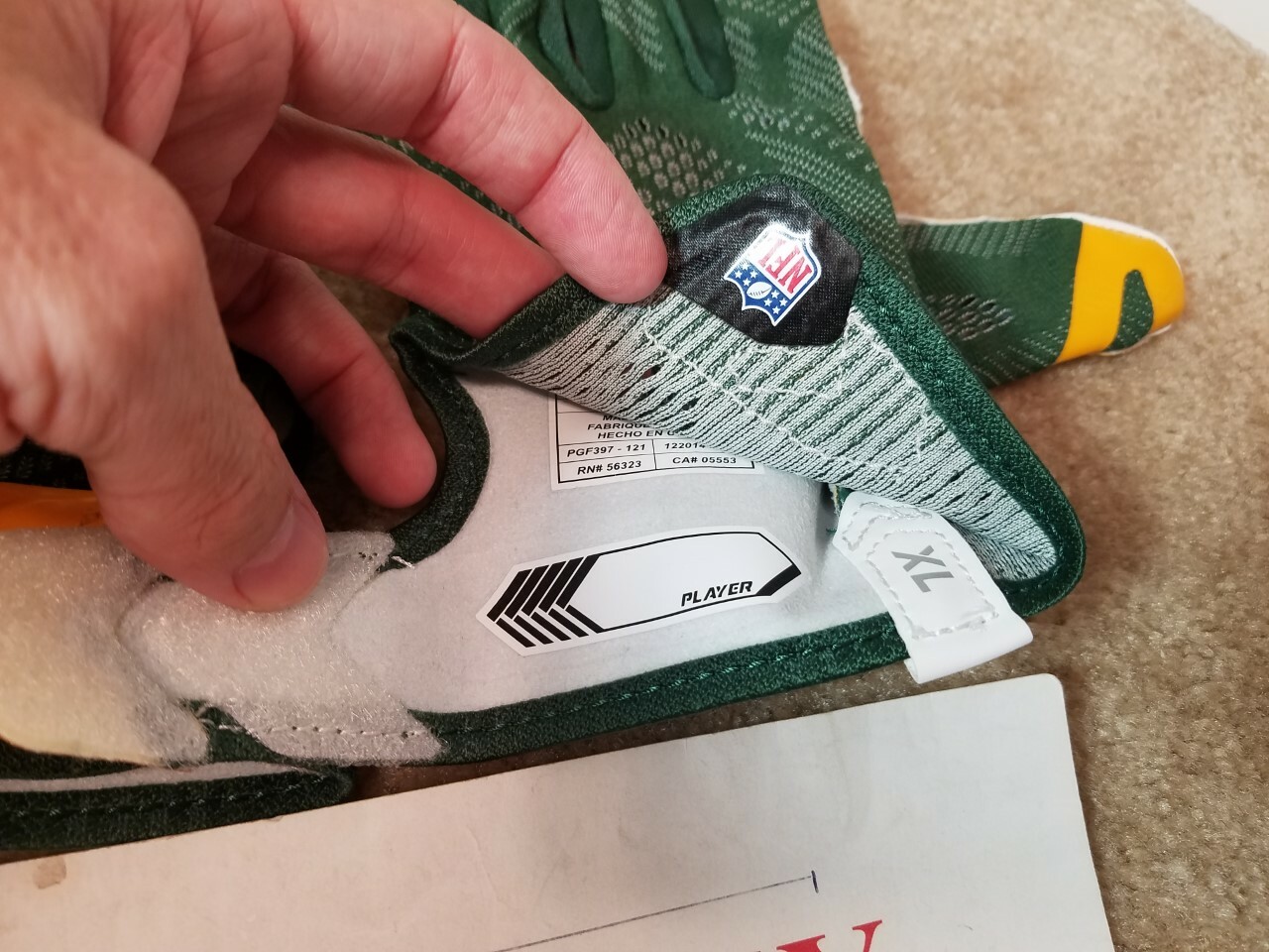 NIKE VAPOR KNIT NFL GREEN BAY PACKERS ADULT RECEIVERS FOOTBALL GLOVES