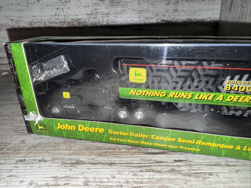 1/87 Kenworth With John Deere 8400t  Nothing Runs Like A Deere On The Side - Image 4 of 4