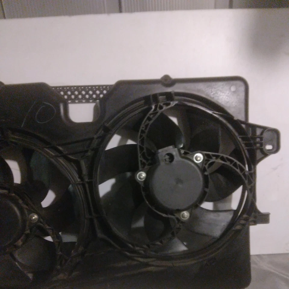 Радиатор двойной вентилятор охлаждения в сборе для 08-12 Ford Escape Mercury Mariner 3,0 л V6 - Изображение 4 из 4