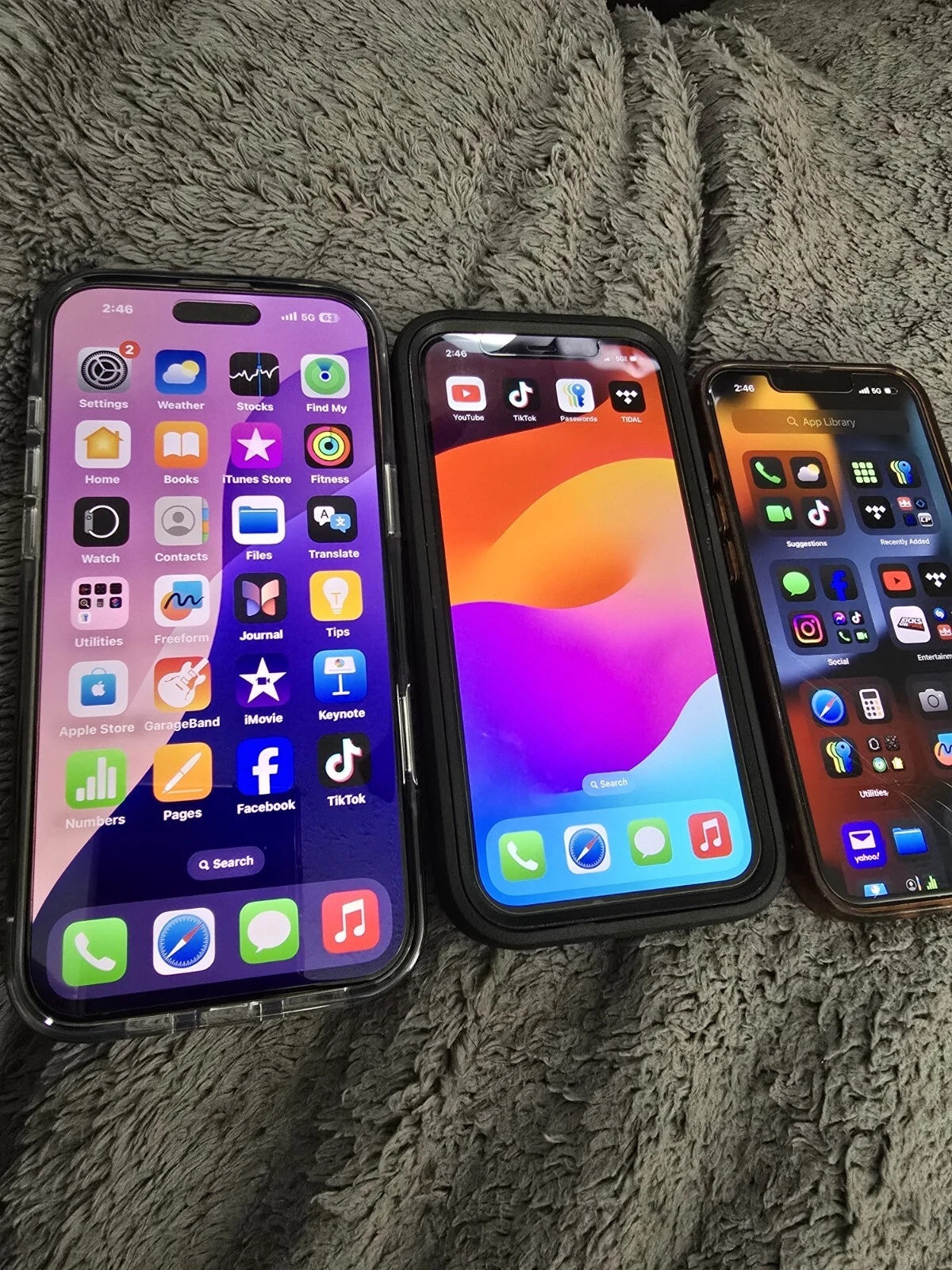 Apple iPhone 16 Pro Max - 256 GB - Gold Gray AT&T Has Tic Tok Downloaded