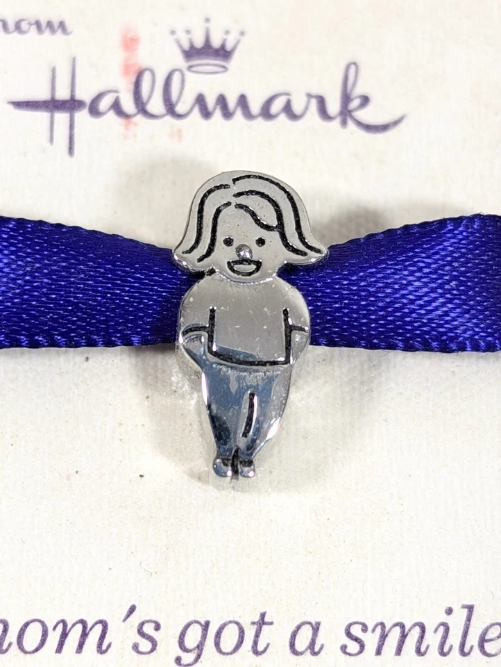 Hallmark Connections Mom's Smile 不锈钢滑梯吊饰 — 第 3/4 张图片