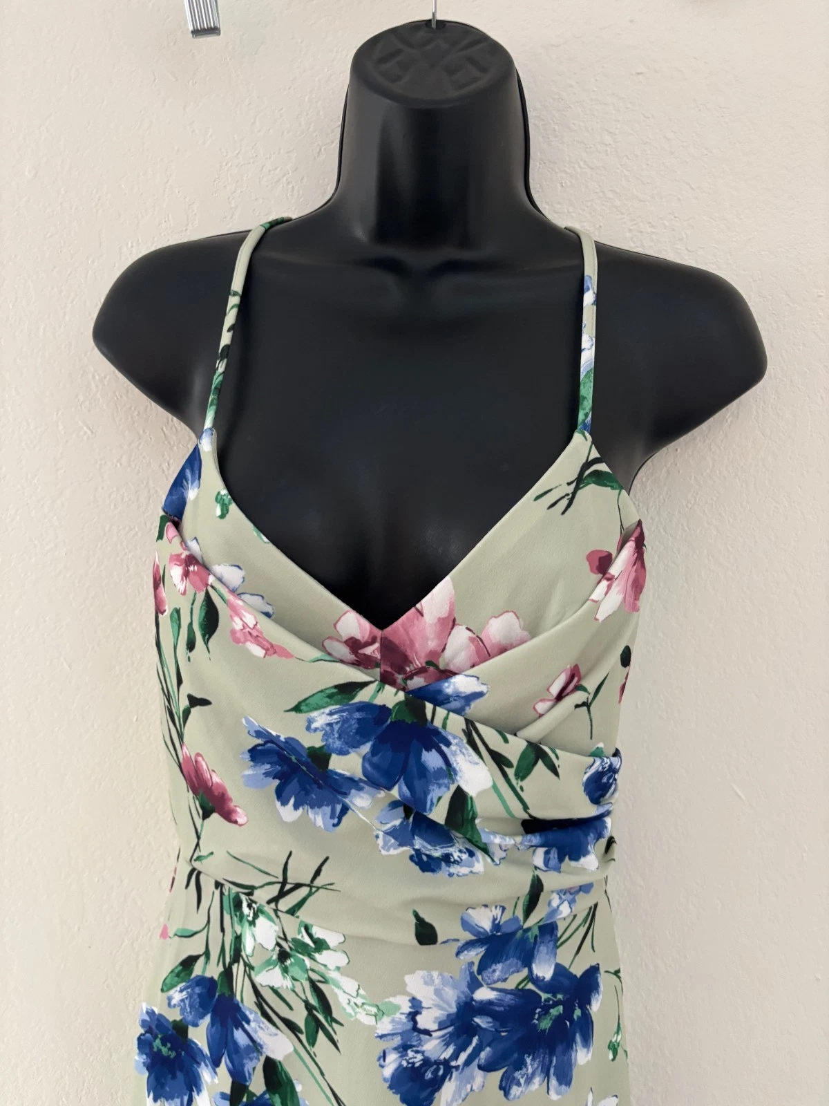 VETEMENTS Prendisole donna Bebe floreale taglia XS orlo asimmetrico scollo a V cinturino regolabile nuovo con etichette