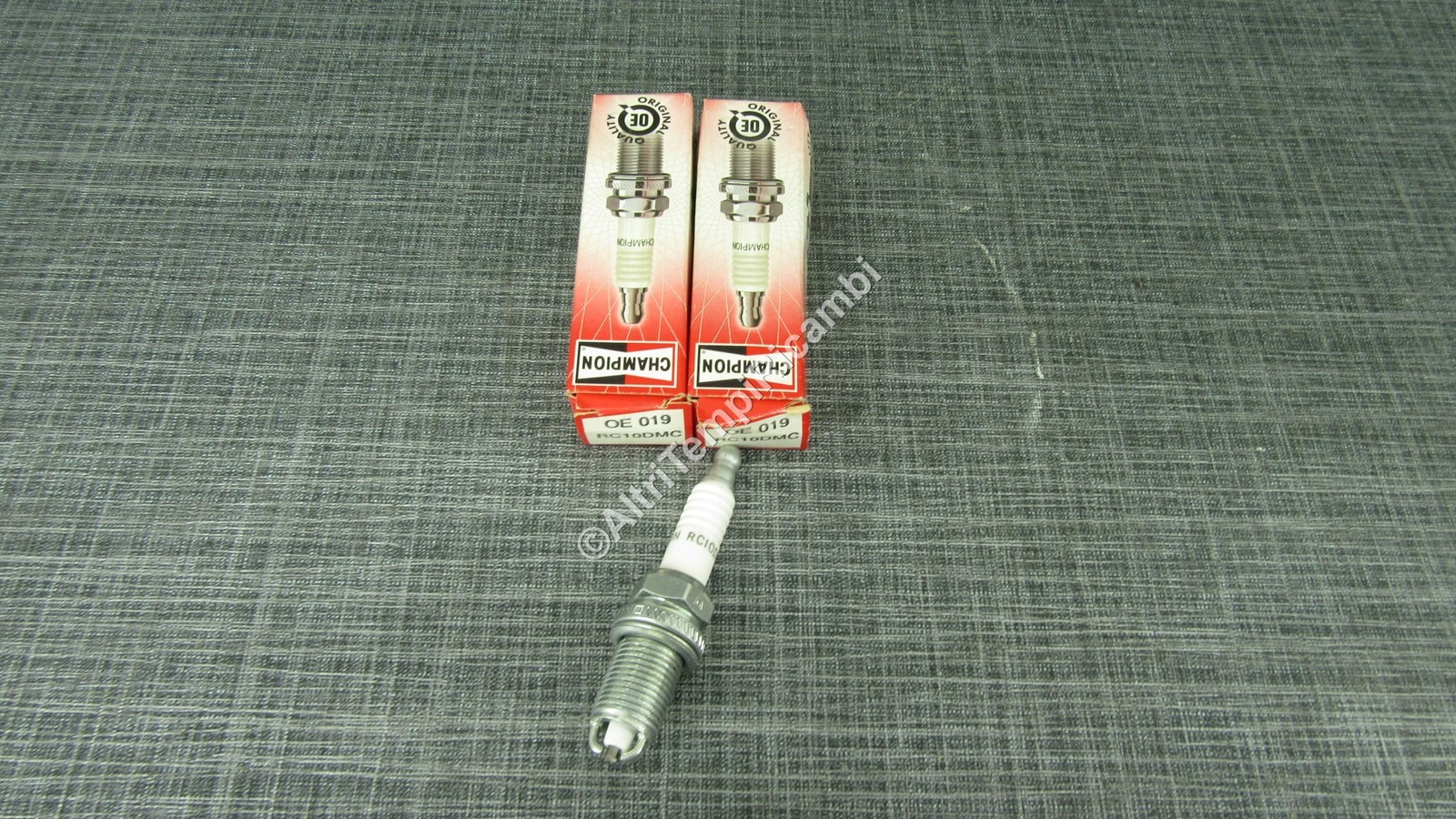 RC10DMC Kit 2 Champion Spark Plugs For Fiat - Lotus - Audi