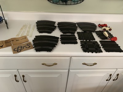 VTG ELDON Road Racecar Racetrack w/2 cars, plastic fencing and Orig. Instruction
