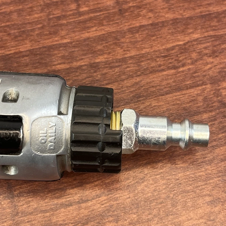 Snap-On Tools FAR25 1/4" Drive Red, Silver Pneumatic Air Ratchet -Exellent Cond. - Image 4 of 4