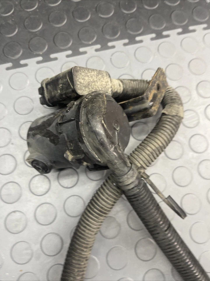 2015-2020 CHEVROLET TAHOE FUEL VAPOR CANISTER VENT SOLENOID VALVE OEM - Image 2 of 3