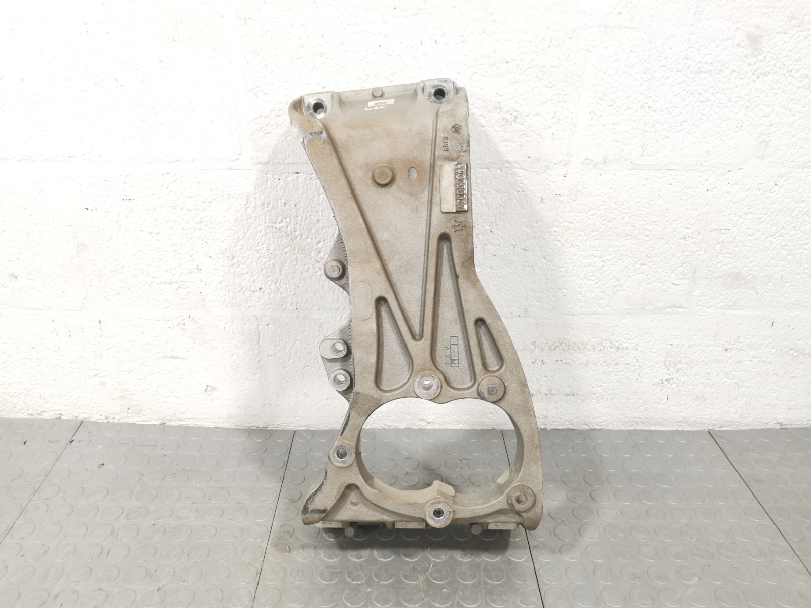 Maserati Levante 2018 AWD AUTO 3.0L Transmission Gearbox Mount Bracket 670032044