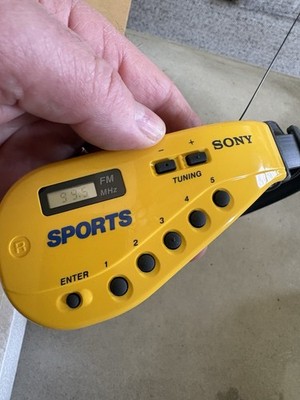 Sports Sony 海外仕様 SRF-M50 sports [メンテ可動品]ソニースポーツ　sony Walkman Radio Headset SRF-M50 Model Stereo FM ラジオ・コンポ