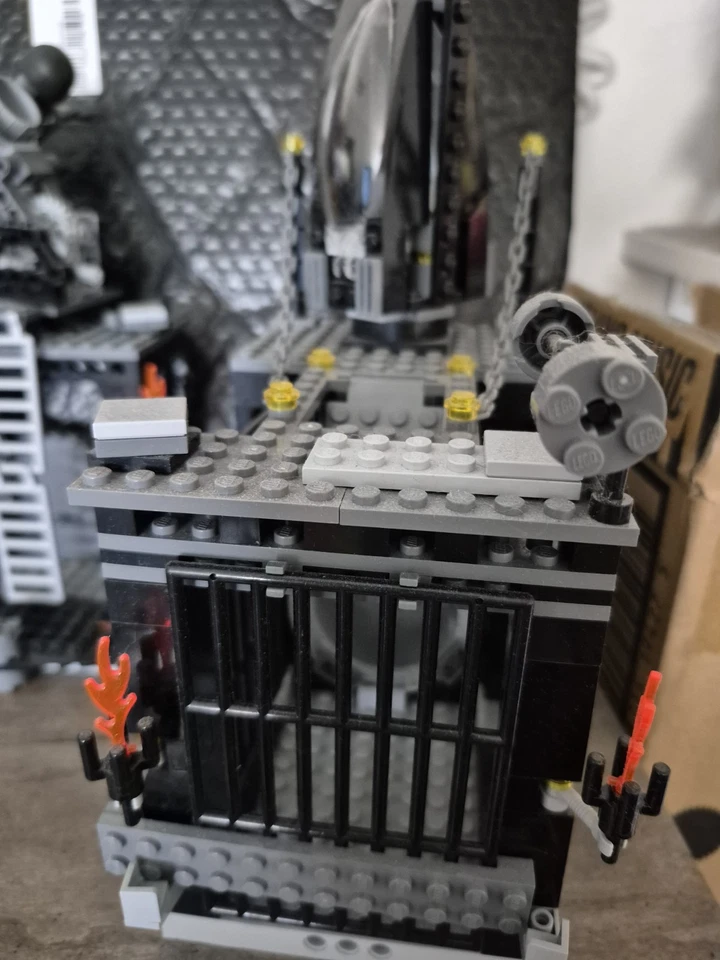 LEGO Batman: El Pingüino Baticueva y el Sr. Freeze's Invasion 7783 no completo Foto 3 de 4