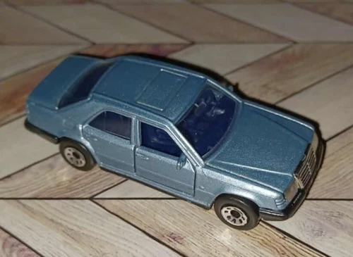 Vintage 1986 Matchbox Mercedes-Benz 300E Macau Opening Doors MB58