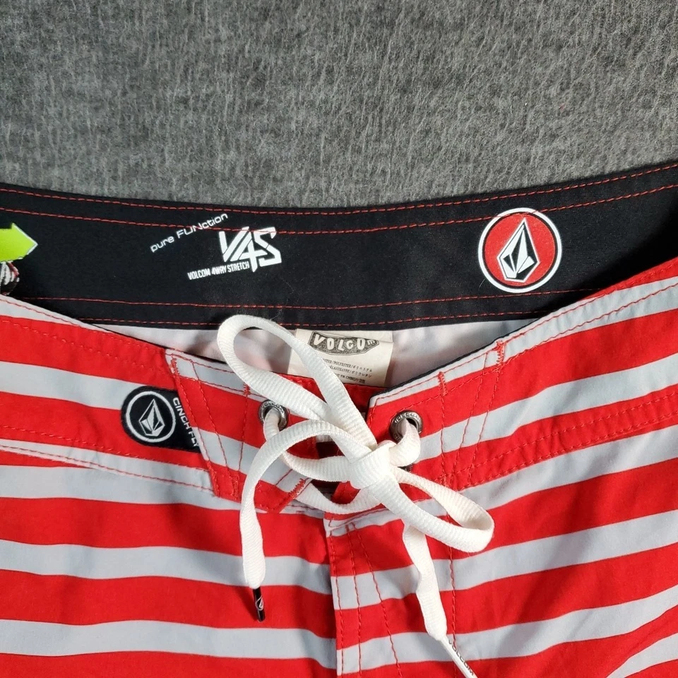 Volcom Shorts 32 Mens Red Striped 4 Way Stretch Boardshorts Swim Trunks Pockets - Image 2 of 4
