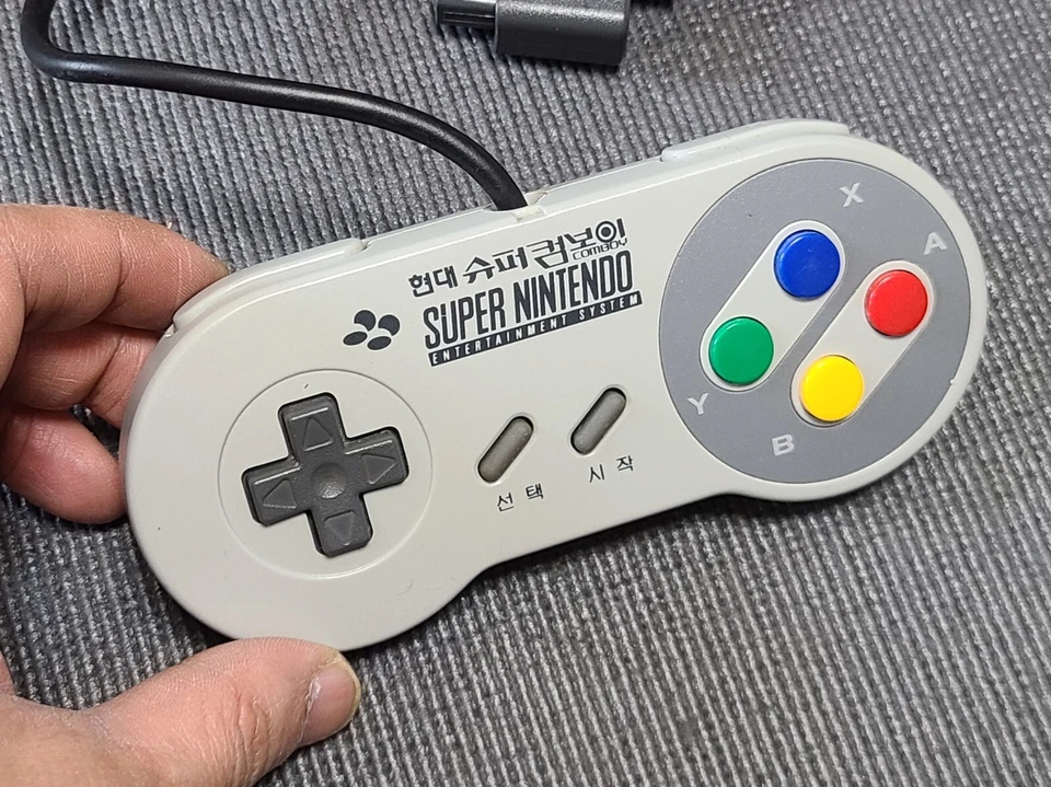 Nintendo Hyundai Super Comboy Pad #2 Game Controller Korean Version for SNES SFC - Image 2 of 4