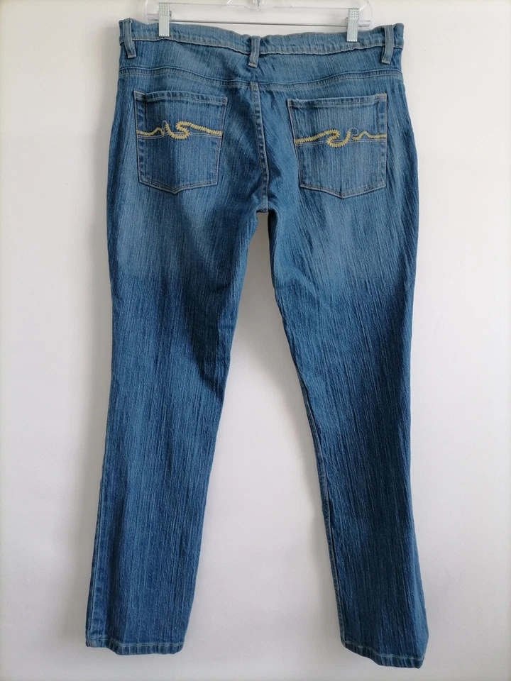 Steve Barry's Women's Denim Blue Mid Rise Five Pocket Straight Jeans Size 14R - Image 4 of 4
