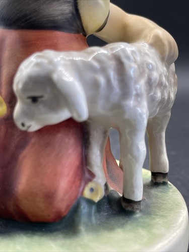 Goebel Hummel Figurine 361 Favorite Pet 1964 - Picture 9 of 14