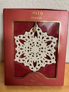 NEW LENOX PORCELAIN ORNAMENT 2010 SNOW FANTASIES SNOWFLAKE