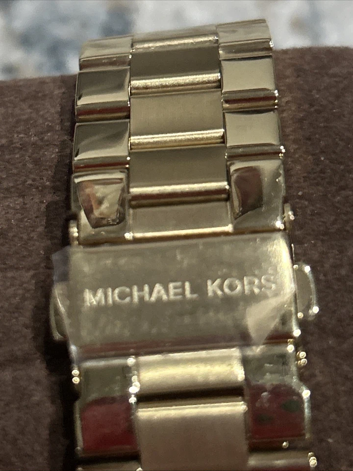 Reloj Michael Kors Channing MK5936 para mujer acero inoxidable esfera analógica tono dorado Foto 3 de 4