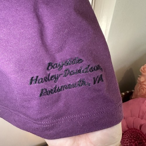Harley Davidson Women’s V-Neck Skull T-Shirt. Color: Purple. Size: XL. - Imagen 3 de 6