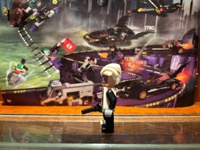 LEGO&reg; Batman Two-Face Minifigure (2006) &ndash; Rare OG Villian from Set 7781, bat004