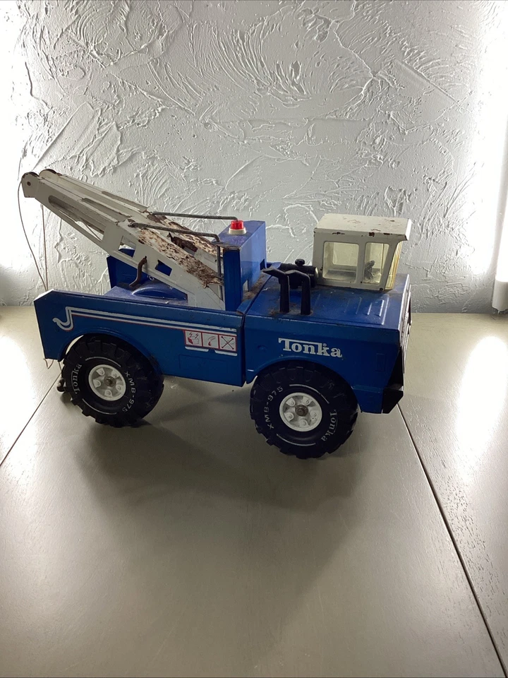 Vintage '70s Mighty Tonka Blue Double Boom Wrecker / Tow Truck - Image 4 of 4