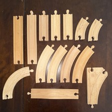 BRIO / Thomas Wooden Railway   Lot of 14 Assorted Track Pieces   Bump Curves