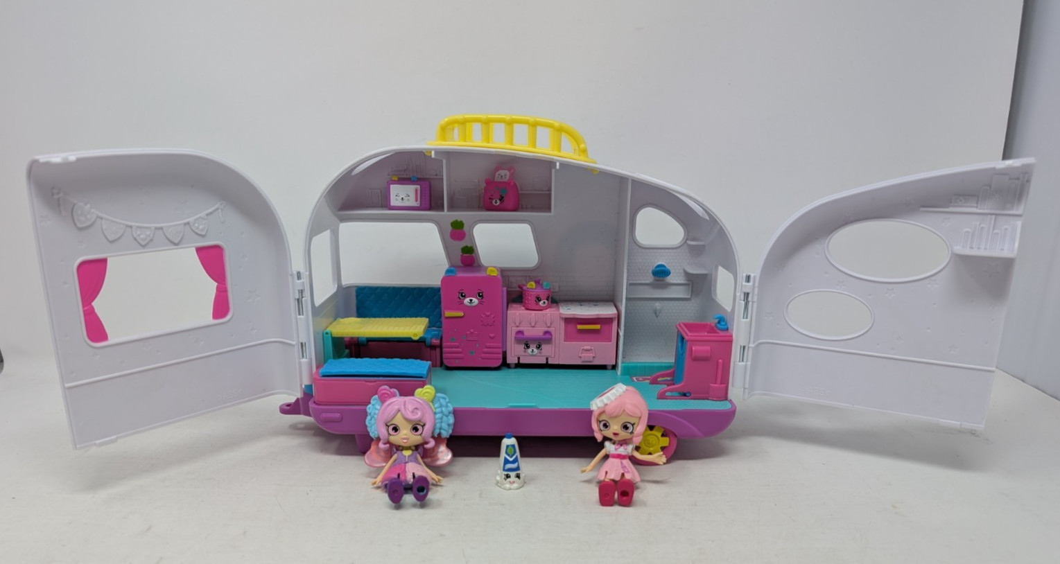 Shopkins Rainbow Beach Camper RV & Accessories Lot w/Dolls